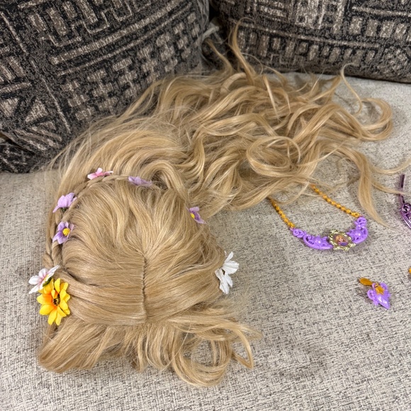 Rapunzel Costume - Picture 6 of 6